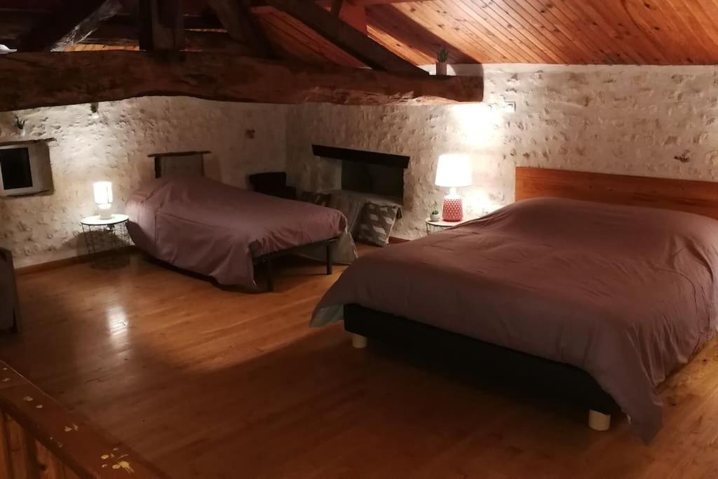 Maison Charentaise A La Campagne Becheresse 외부 사진