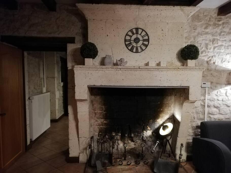 Maison Charentaise A La Campagne Becheresse 외부 사진